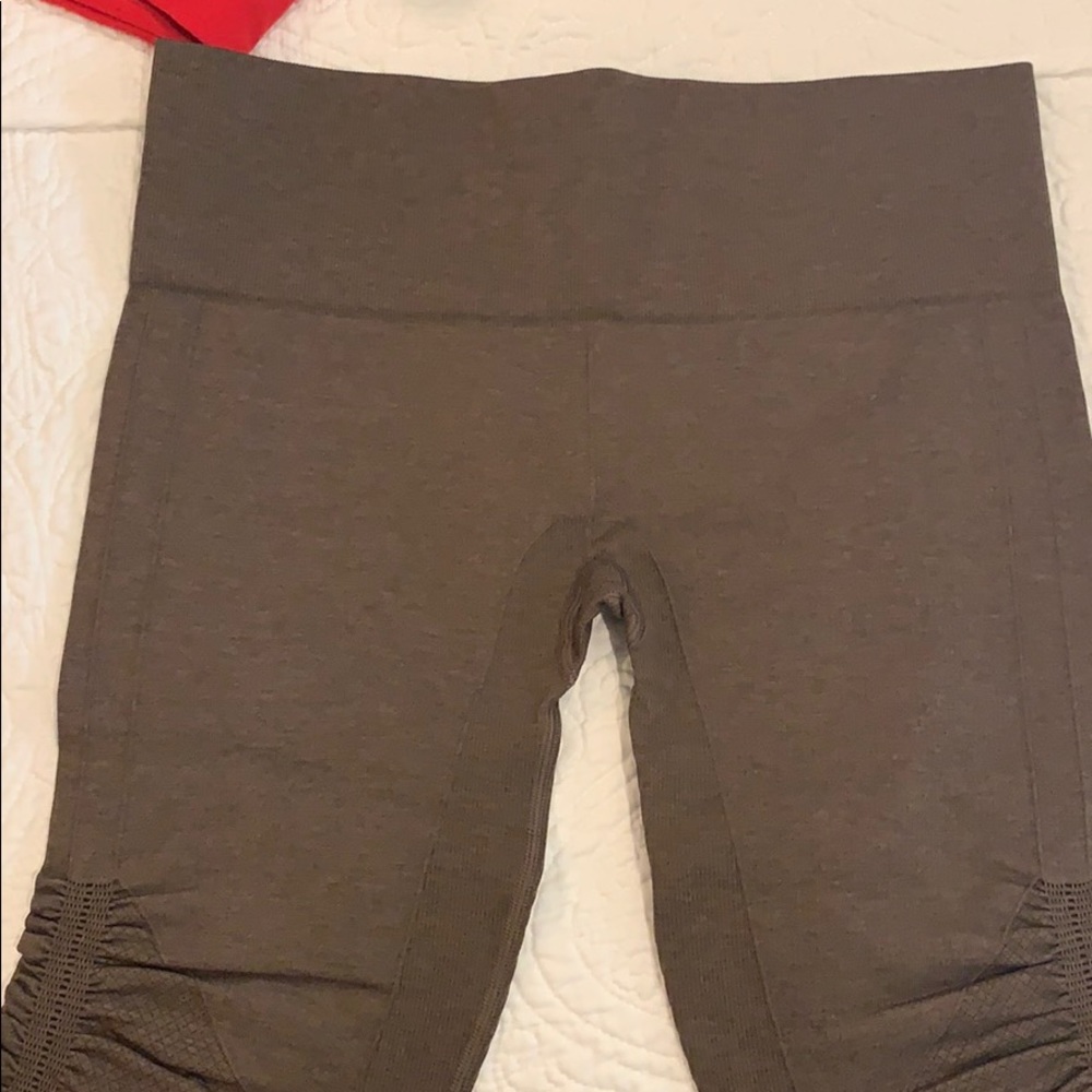 In the flow crop. New with tags incredible material they don’t make it anymore. - Picture 9 of 9